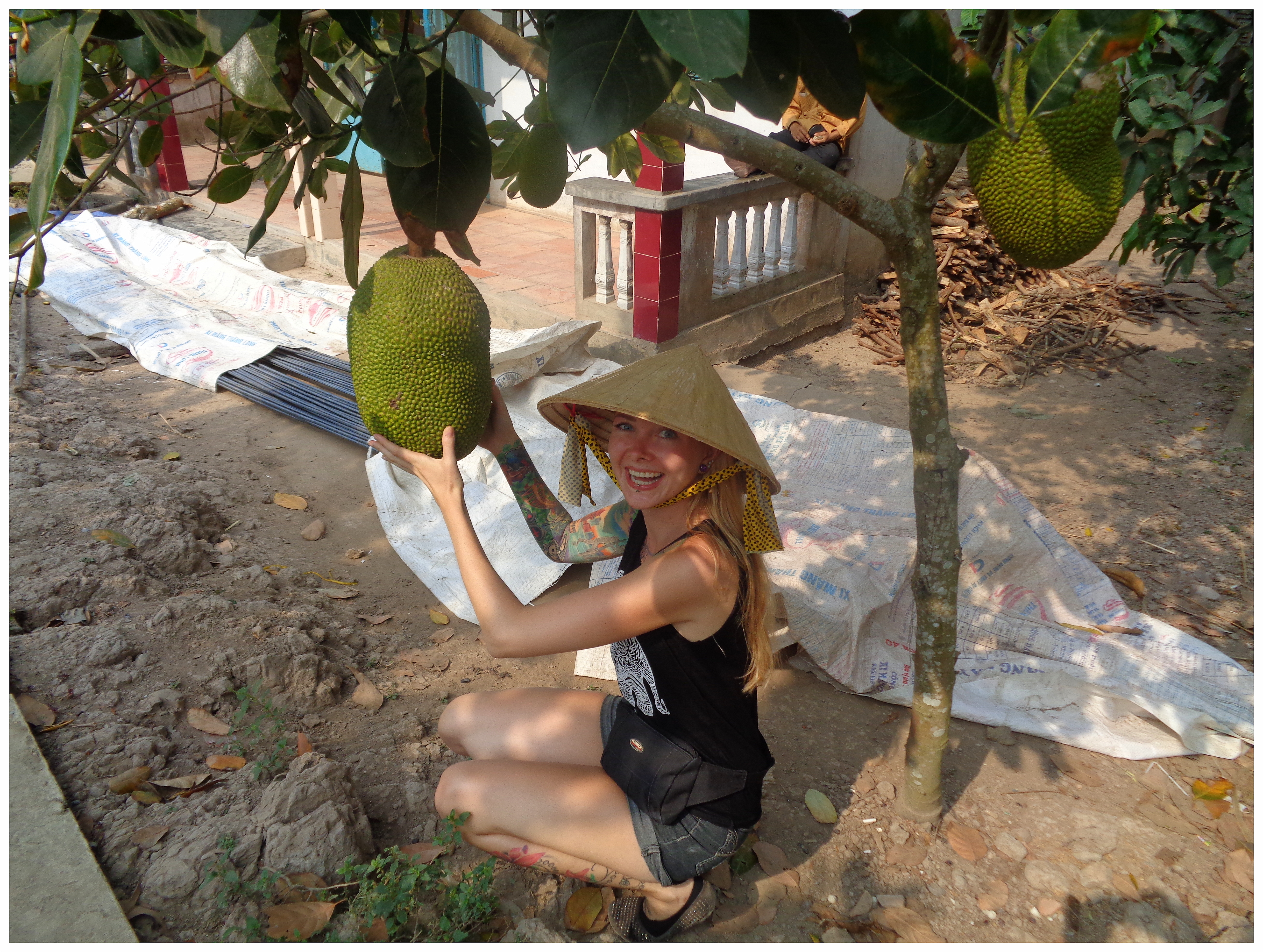 Jacqui findet die größte Jackfrucht in Vietnam, 2016.