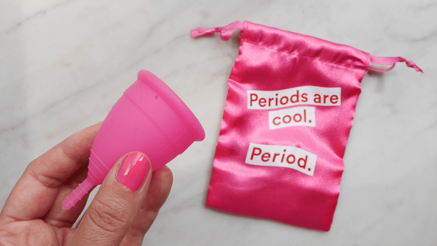 Eine pinke Menstruationstasse (Pixabay).